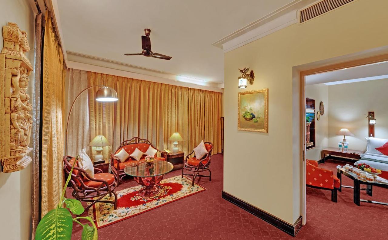 Ambassador Pallava Chennai Exterior foto